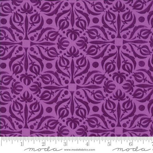 Sweet Pea and Lily Medallion Purple