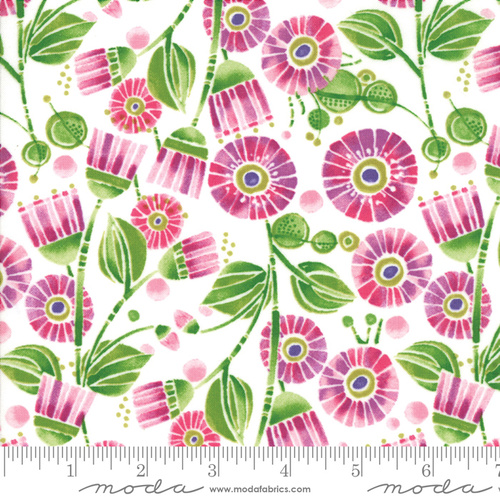 Sweet Pea and Lily Flowers White