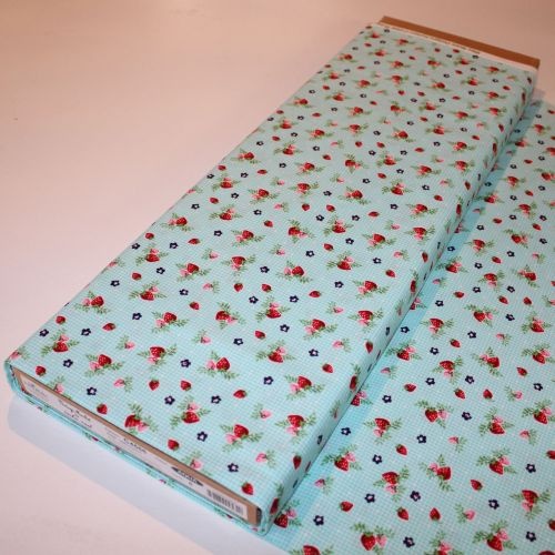 Vintage Market Strawberries 4.6m Bolt
