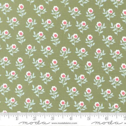 Moda Lovestruck Old Fashioned Bloom Small Floral Green 5192 17