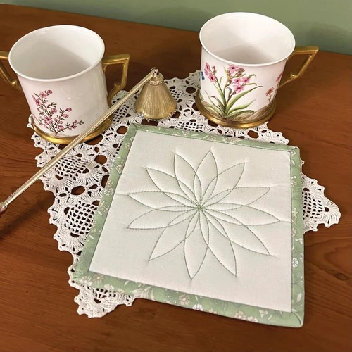 Leesa Chandler TIO - Try It Out -Quilted Kaleidoscope Coaster Kit