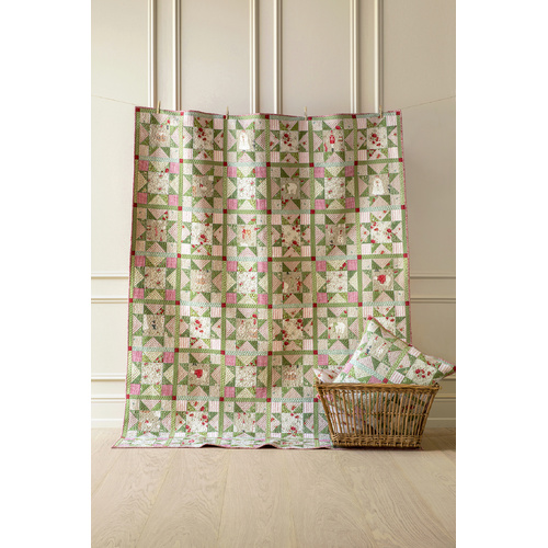Tilda Merry Little Christmas Star Quilt Green/Cream Kit
