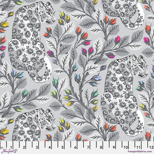 Tula Pink | Graywork – Leopard Beautymark Fog PWTP257.FOG